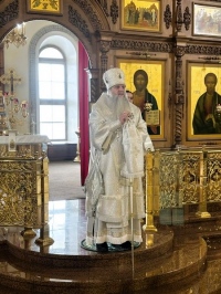 Митрополит Артемий возглавил Божественную литургию и панихиду во Вселенскую родительскую (мясопустную) субботу в главном соборе края